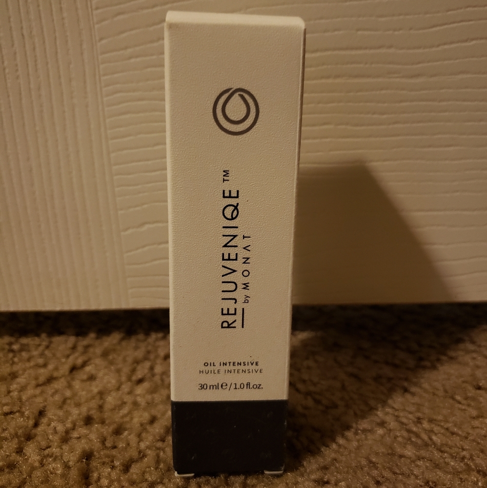 Monat Rejuvenique Oil NWOT